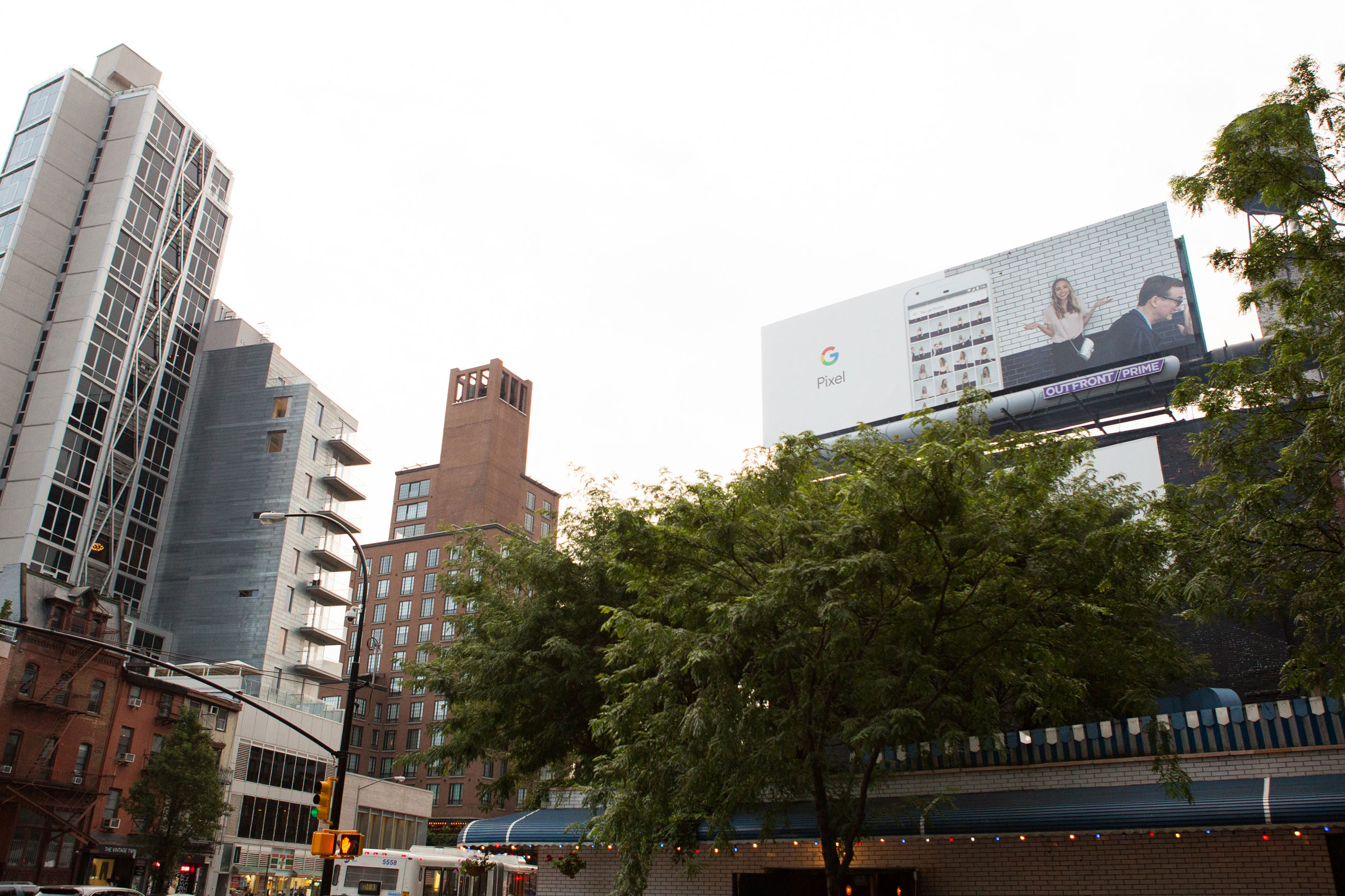 Google_Pixel_Manhattan_Billboard_1